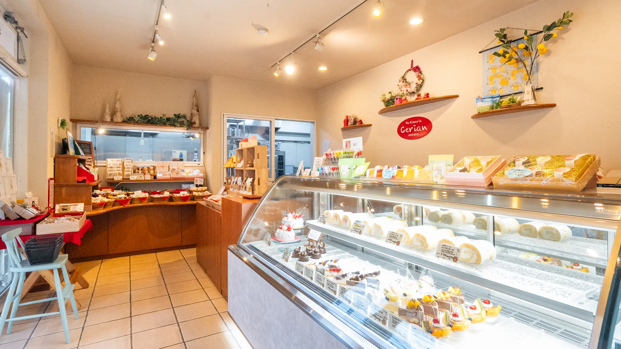 セリアン洋菓子店の店内