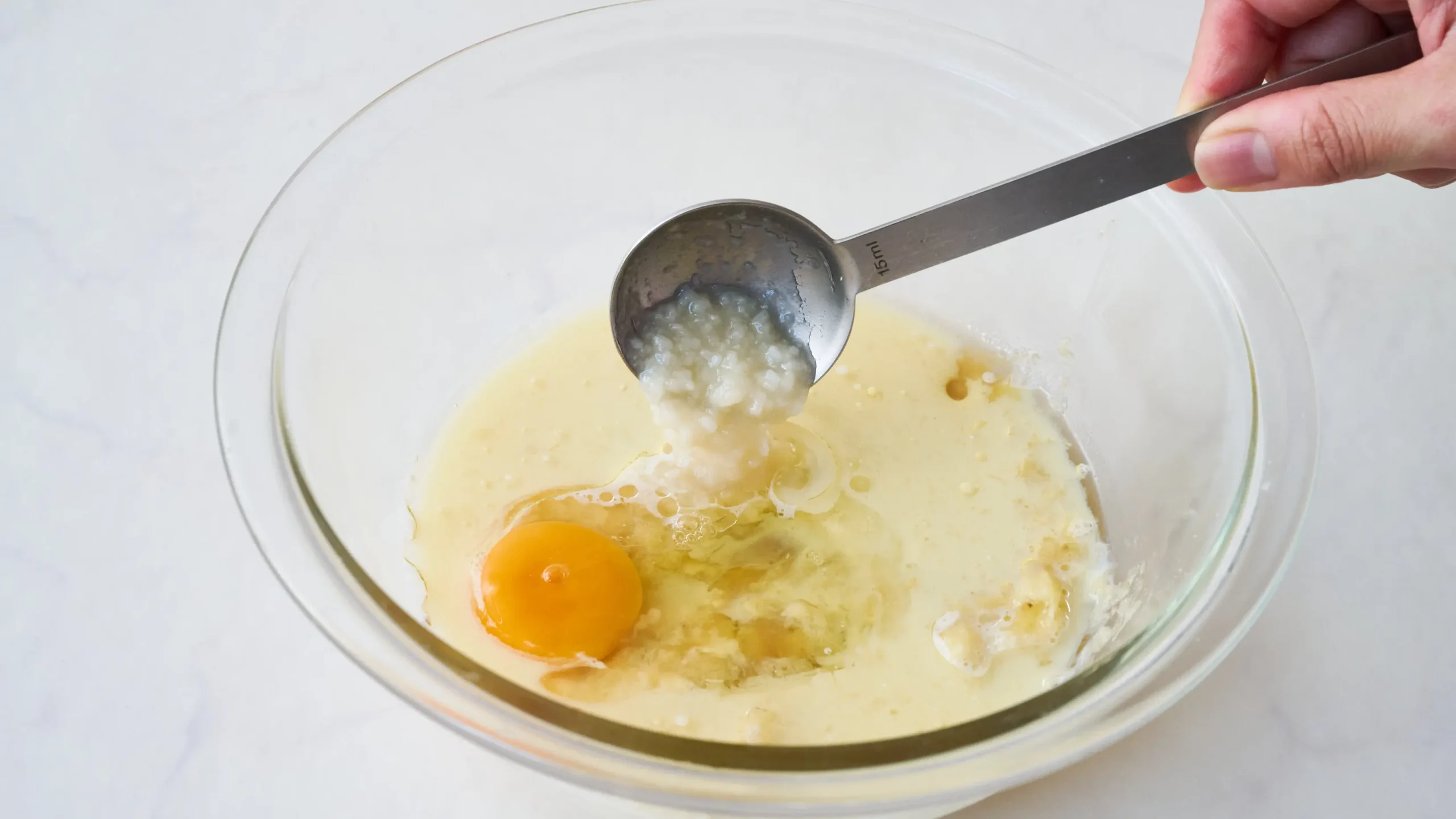 材料を混ぜる様子